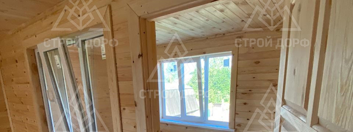 Каким образом должны устанавливаться окна в домах из бруса?